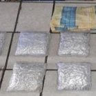 En el operativo se encontraron varios paquetes de droga.