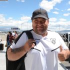 La sonrisa es un sello en Junior Alcocer, quien se encarga de tener todo listo para los jugadores y cuerpo técnico de los rayados.
