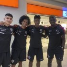 Joan López (i), Marco Angulo y Johanner Chávez (d) llegaron con 13 años a los rayados y ahora forman parte del primer plantel.