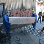El cadáver permaneció 18 días en una casa abandonada. Se estaba descomponiendo.
