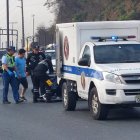 Los investigadores informaron que la víctima probablemente fue rozada, de forma lateral, por otro vehículo. El culpable escapó.