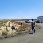 El cuerpo presentaba heridas producidas por impactos de bala. Según las pericias, no tenía ni 24 horas en el sitio abandonado.