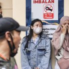 Luego de una pelea entre hinchas durante un partido de fútbol también hay 323 heridos.