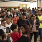 Miles de ciudadanos brasileños asistieron a realizar su voto.