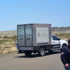 El reporte preliminar policial detalla que el cuerpo registra heridas similares a las producidas por un arma blanca tipo machete.