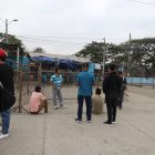 Aparente calma en los exteriores de la Penitenciaría del Litoral.