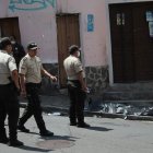 Ocurrió poco después de las 09:00. La víctima conversaba con una mujer en una de la esquinas del sector.