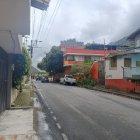 Con pistola en mano asaltaron local de comida en Baños