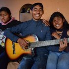 El Centro Histórico de Quito es el escenario artístico de padre e hija con discapacidad visual