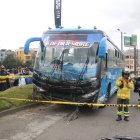 El bus se impactó con otros autos en su trayecto sin frenos.