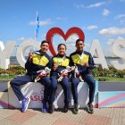 La gloria deportiva en una foto: David Hurtado, Glenda Morejón y Daniel Pintado.