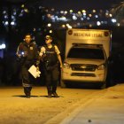 Agentes policiales llegaron al sector para investigar el crimen.