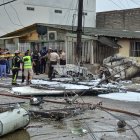 Mario Vargas, el médico que atiende al piloto que resultó herido tras la caída de una avioneta en la Alborada, asegura que este no tiene lesiones graves y que para él "es un milagro que no tenga más afectaciones".