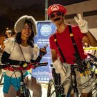 Ciclistas alistan sus disfraces para pedalear por Halloween