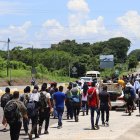 Los expertos relatan que los criminales se mezclan entre migrantes de bien para moverse de un país a otro.