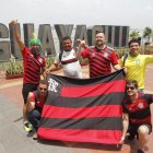 Hinchas del Flamenco pasean por la ciudad de Guayaquil previo a  la final de la Libertadores a celebrarse el sábado 29 de octubre
