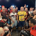 Braulio, Thiago y Rómulo le ponen ritmo a las noches de Guayaquil. Son una fiesta en Puerto Santa Ana.