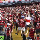 Una marea rojinegra toma Guayaquil, con gran mayoría de hinchas de Flamengo.