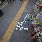 Las autoridades tratan determinar la causa del suceso, que según testigos presenciales, autoridades y vídeos publicados en redes sociales se originó por una acumulación excesiva de gente.