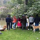 La víctima de 15 años de edad aparentemente no sabía nadar y cuando se lanzó al afluente fue arrastrado por el caudal en donde se lo halló al día siguiente sin vida.