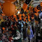Halloween, una fiesta occidental masiva en Asia y marcada por la tragedia
