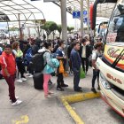 La mayoría viajó la noche del 2 de noviembre. Hay horarios especiales para quienes vayan a Esmeraldas y Guayas.
