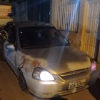 El automotor en el que se trasladaban los sospechosos fue llevado como parte de las evidencias.