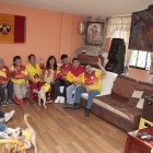 Los hinchas de Aucas se reunieron en el sur de la capital para seguir la histórica final que jugó su equipo.