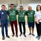 El elenco de Orense ratificó al DT Juan Carlos León (c), para la temporada 2023.