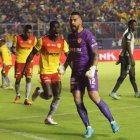 Aucas alcanzó su primer título nacional, luego de igualar 0-0 con Barcelona en la final de vuelta de la LigaPro. En la ida ganaron 1-0.