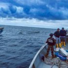 El mandatario Bukele indicó que la tripulación de ecuatorianos intentó hundir la embarcación en alta mar.