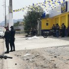 El uniformado fue abordado por sujetos en motocicleta quienes le descargaron al menos 5 tiros.