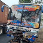 El transporte involucrado en el accidente está retenido.