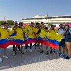 Las fiesta fuera del estadio con los ecuatorianos fue a lo grande.