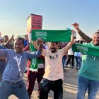 Hinchas de Arabia Saudita rebosan de alegría tras el triunfo de su selección ante Argentina