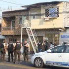 El fallecido fue atacado mientras se 'peluqueaba' en el suburbio de Guayaquil.
