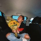 La cantante durante su llegada al país.