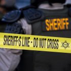 El grupo de alumnos afectado estaba junto a un salón de belleza cercano al centro cuando un vehículo se acercó y comenzó a dispararles.