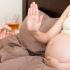 Beber en el embarazo, incluso poco, produce cambios en el cerebro del bebé