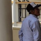 El adulto mayor habría sacado la botella con gasolina de una funda que llevaba en la mano.