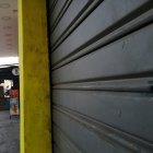 El hecho violento se registró en el bloque 11 de Bastión Popular, a pocos metros de la vía Perimetral. En el sector hay temor. Serían 'vacunadores'.