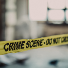 Al parecer, según la prensa local, el suicida también intentó matar a su pareja, pero ésta se escondió en un supermercado.