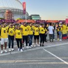 Hinchas de Ecuador ya se encuentran en los exteriores del estadio Jalifa.