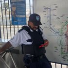 Cada usuario vive el partido en la Metrovía de forma diferente.