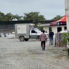 En un almacén de la avenida 25 de Junio de la ciudad de Machala hallaron un 'muñeco'.