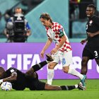 Los balcánicos, con un doblete de Kramaric, se sitúan primeros del Grupo F y se jugarán el pase a octavos ante Bélgica.