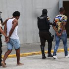 Presuntos sicarios fueron detenidos luego de matar a un hombre en el sur de Guayaquil