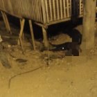 En el exterior de una casa quedó el cuerpo de la víctima.