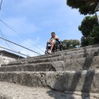 Para aquellos que se movilizan en silla de ruedas, las escaleras no son una opción viable en la Martha de Roldós.