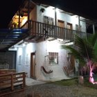 Un agente tuvo que meterse por la ventana para abrir la puerta.